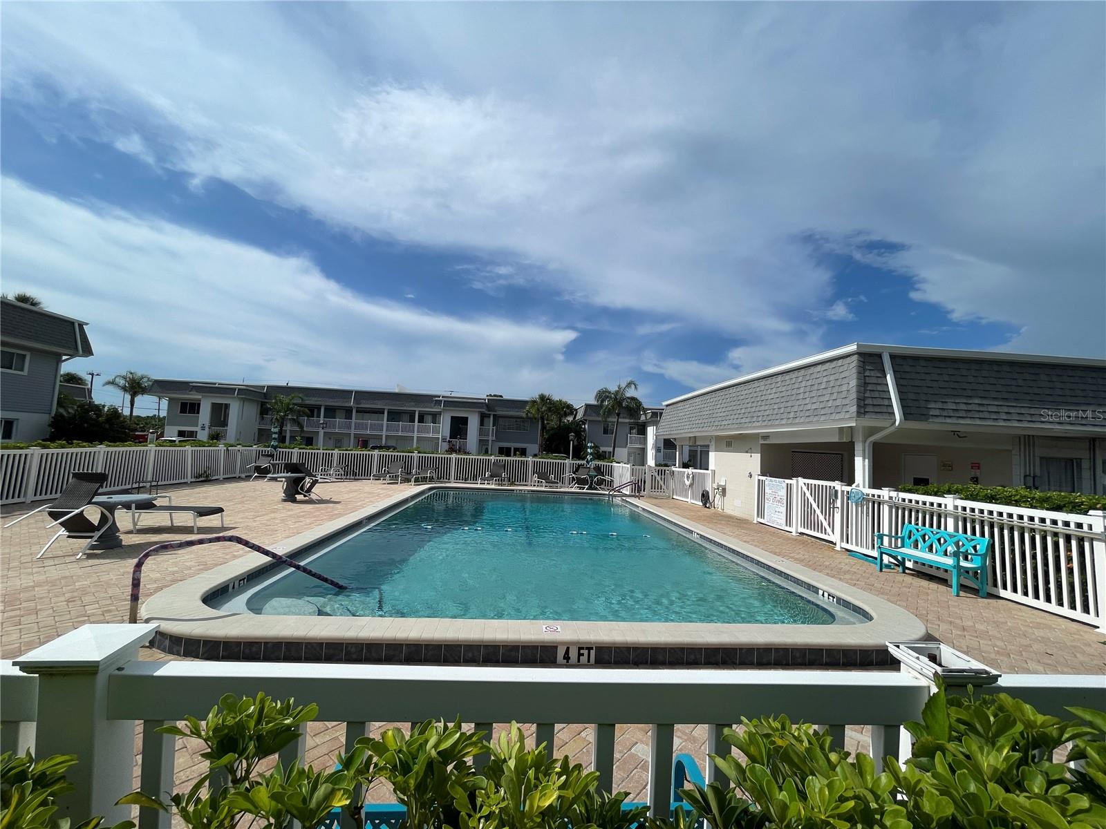 Image 63 of 75 For 22375 Edgewater Drive 151