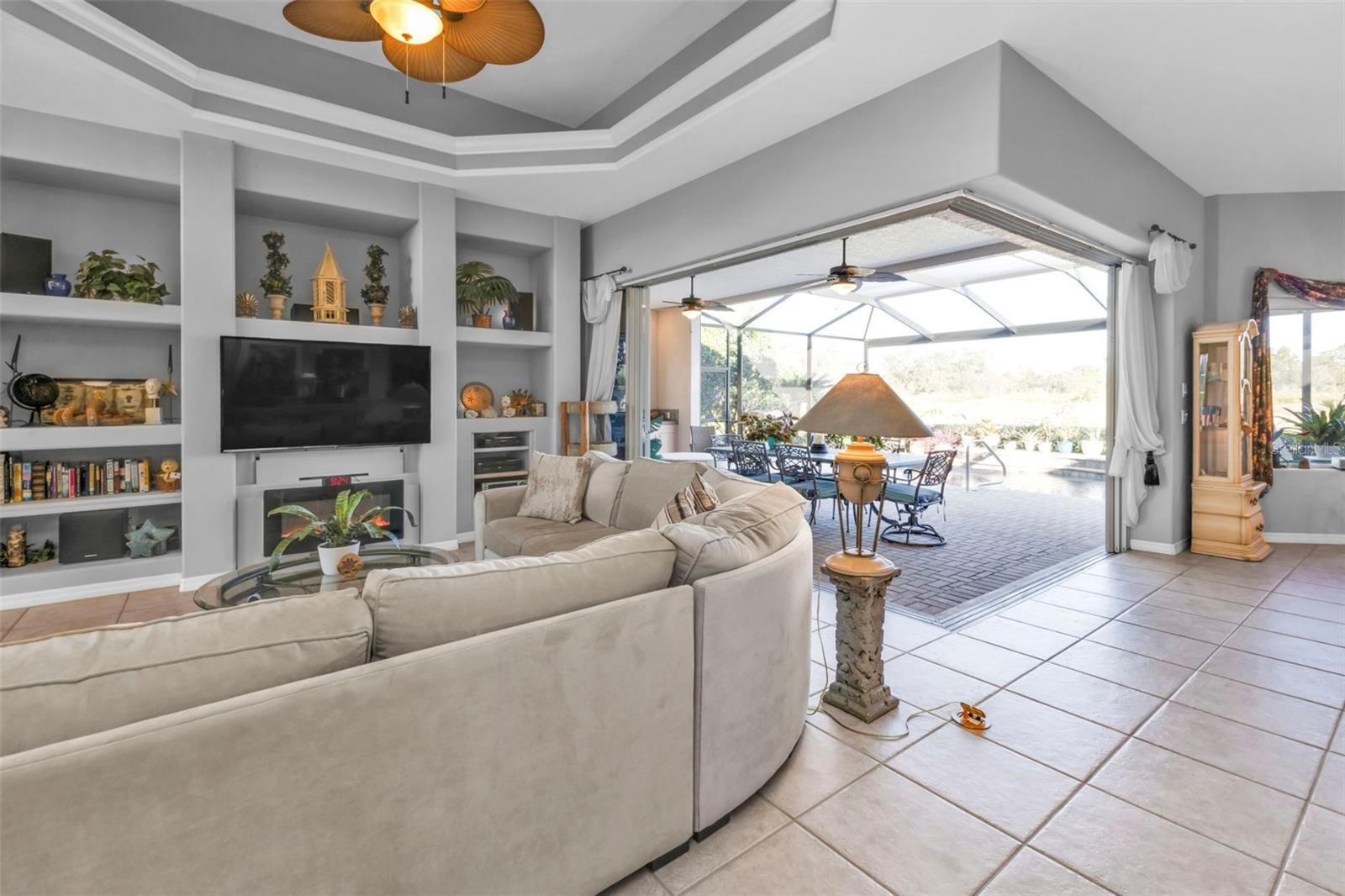 Listing photo id 10 for 2163 Silver Palm Road