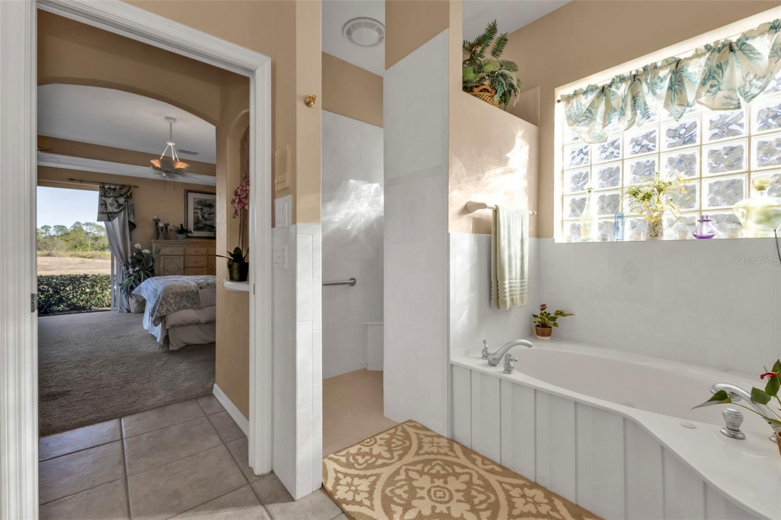 Listing photo id 20 for 2163 Silver Palm Road