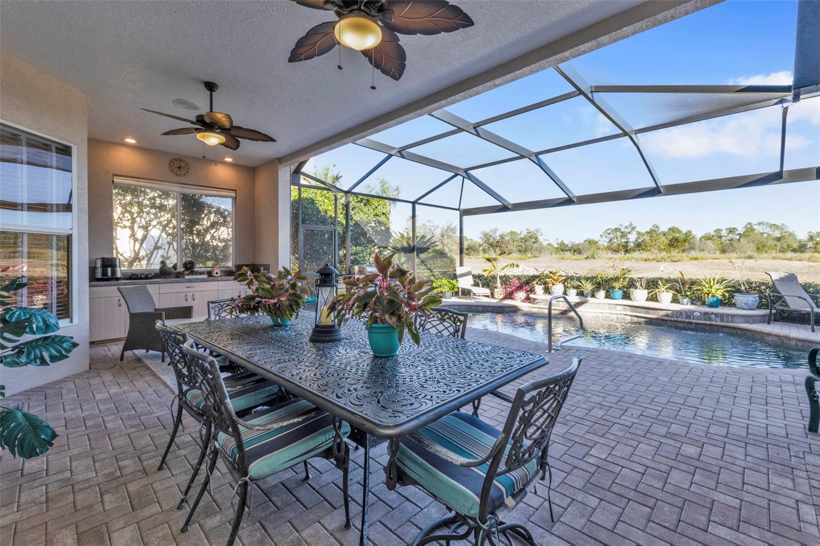 Listing photo id 32 for 2163 Silver Palm Road