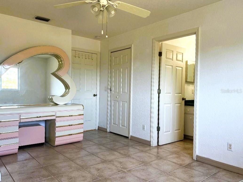 Image 21 of 56 For 12143 Du Barry Avenue