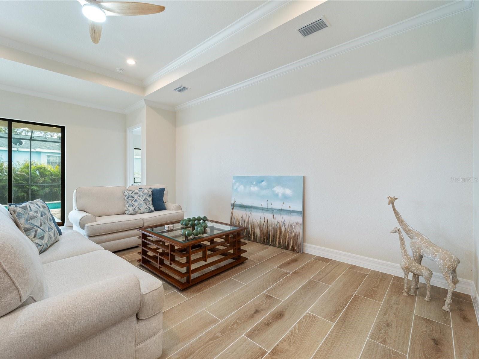 Image 4 of 41 For 13707 Begonia Circle