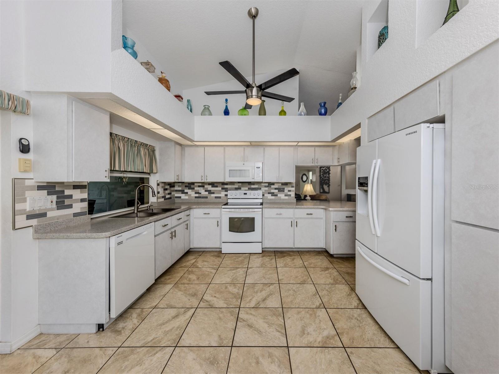 Image 13 of 59 For 3341 Briant Street