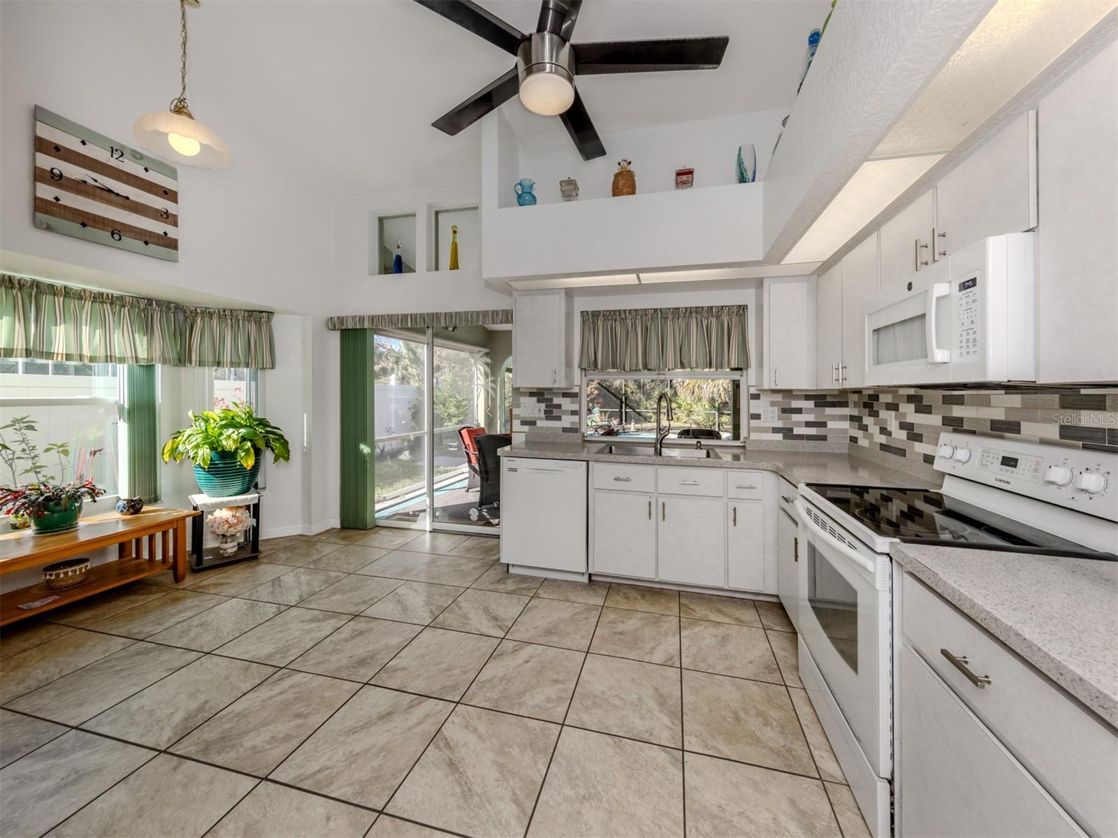 Image 14 of 59 For 3341 Briant Street