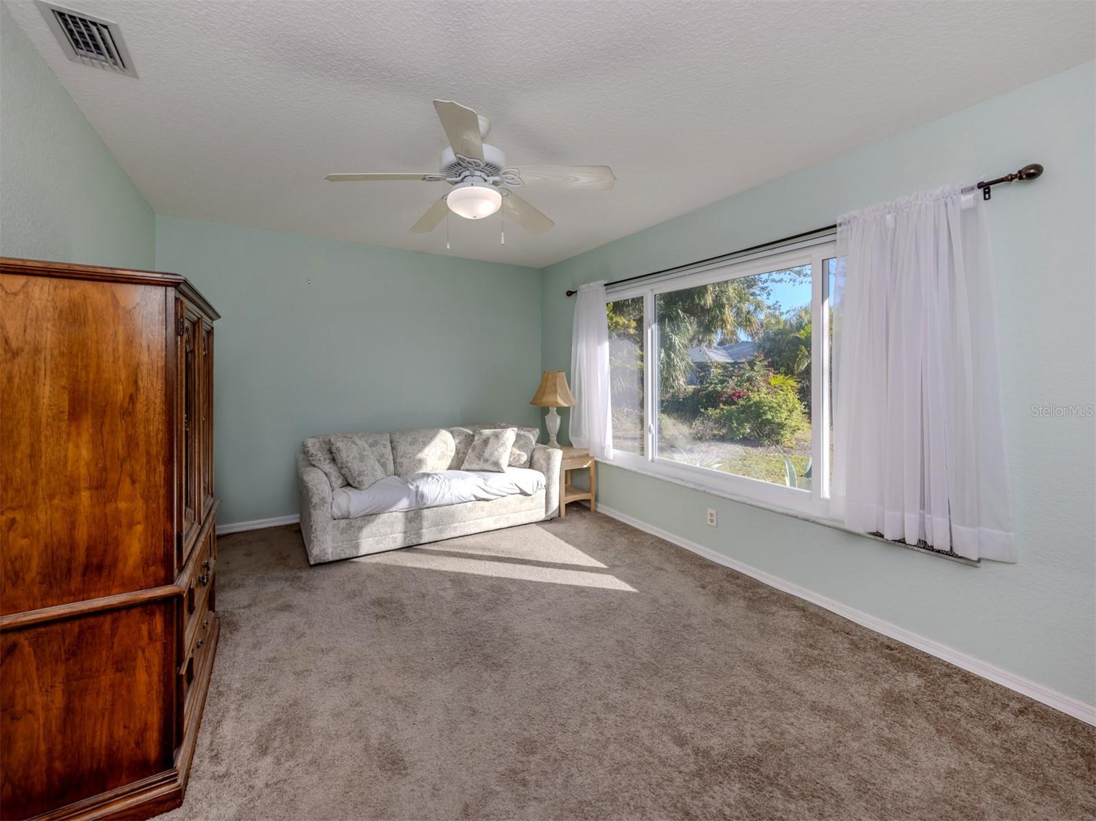 Image 15 of 59 For 3341 Briant Street