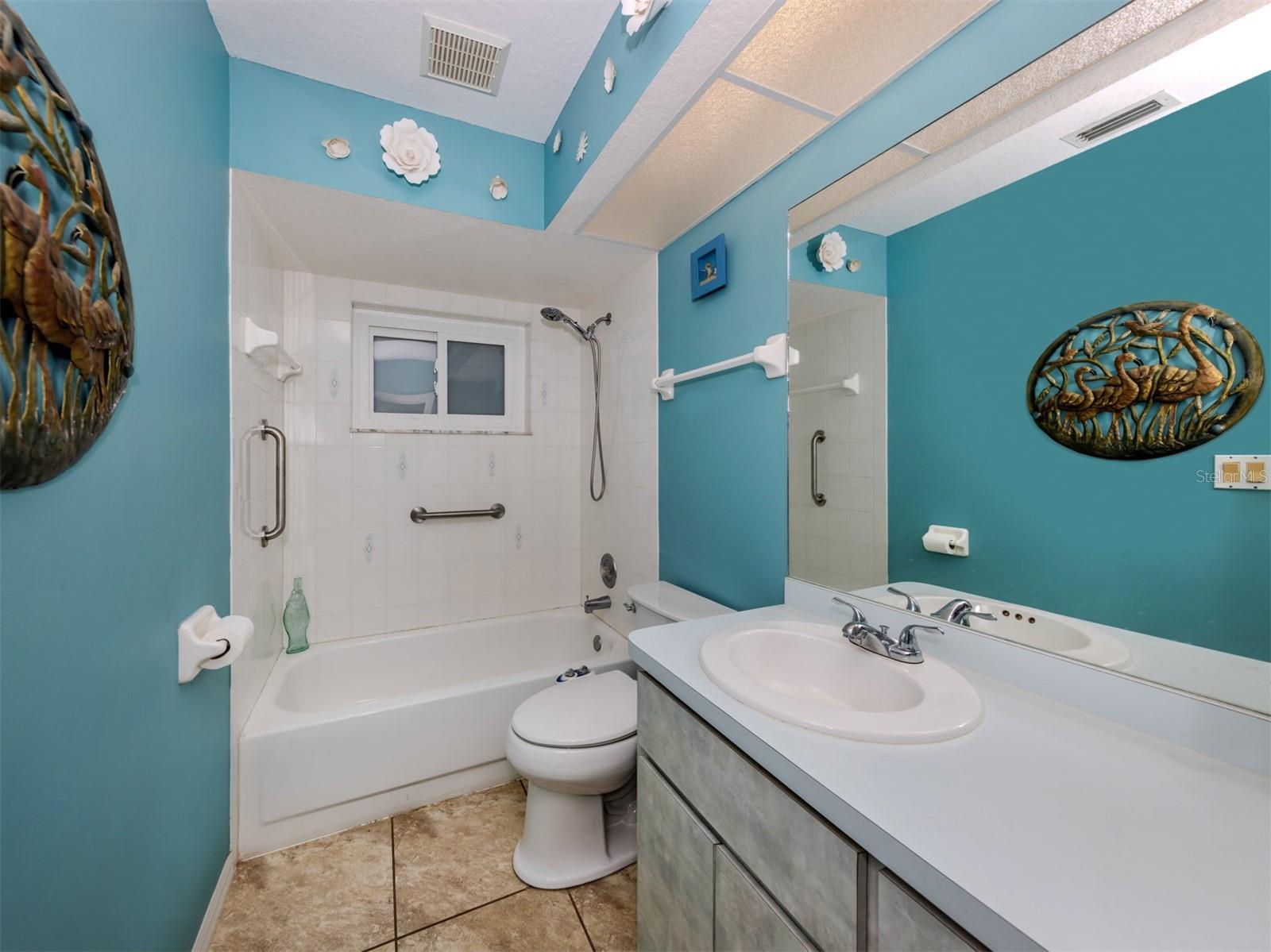 Image 16 of 59 For 3341 Briant Street