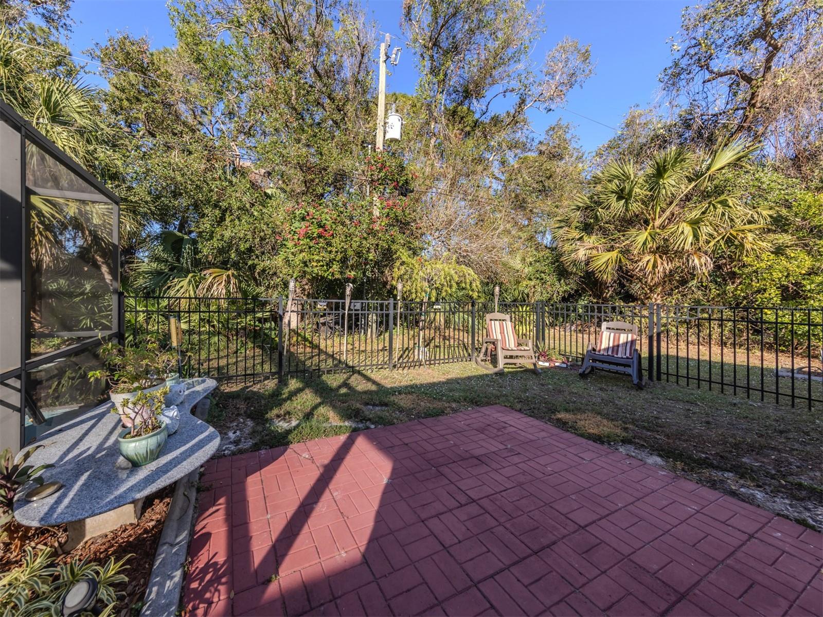 Image 21 of 59 For 3341 Briant Street