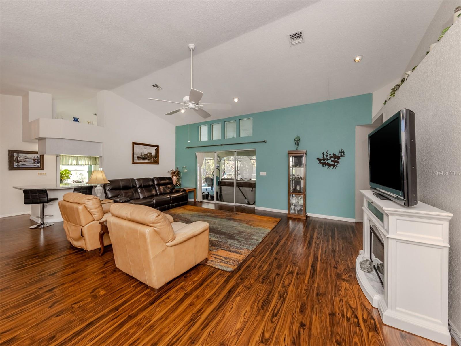 Image 9 of 59 For 3341 Briant Street