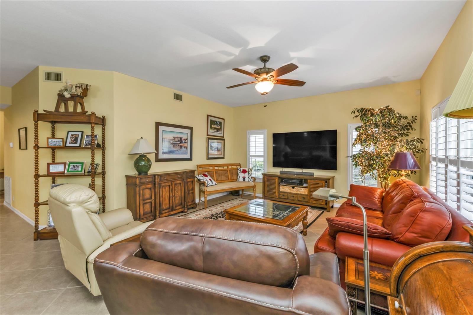 Image 3 of 51 For 3112 Club Drive 124