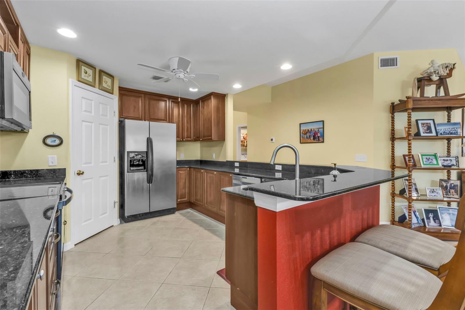 Image 9 of 51 For 3112 Club Drive 124