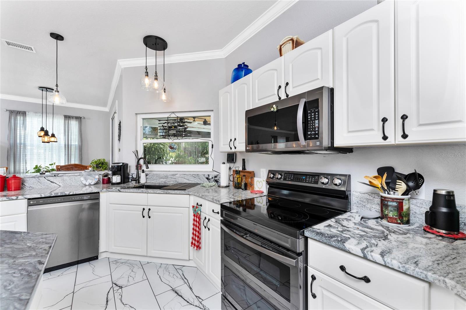 Image 12 of 61 For 15105 Aldama Circle