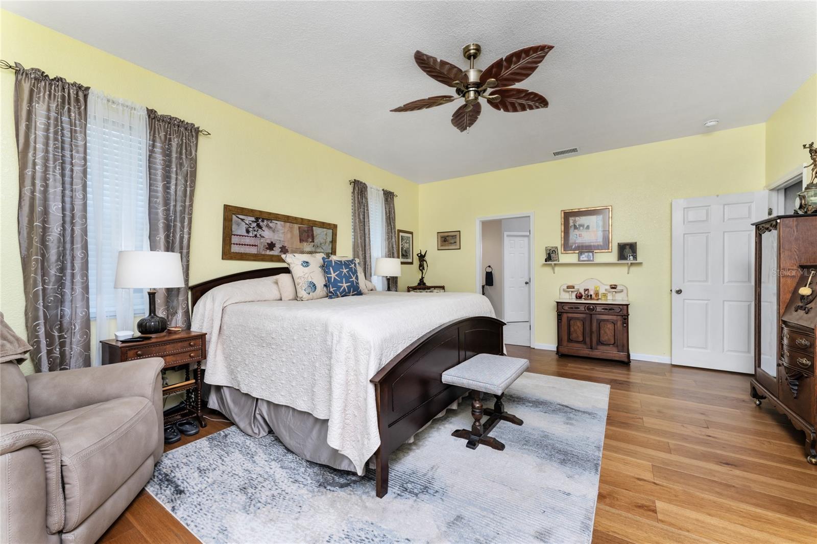 Image 31 of 61 For 15105 Aldama Circle