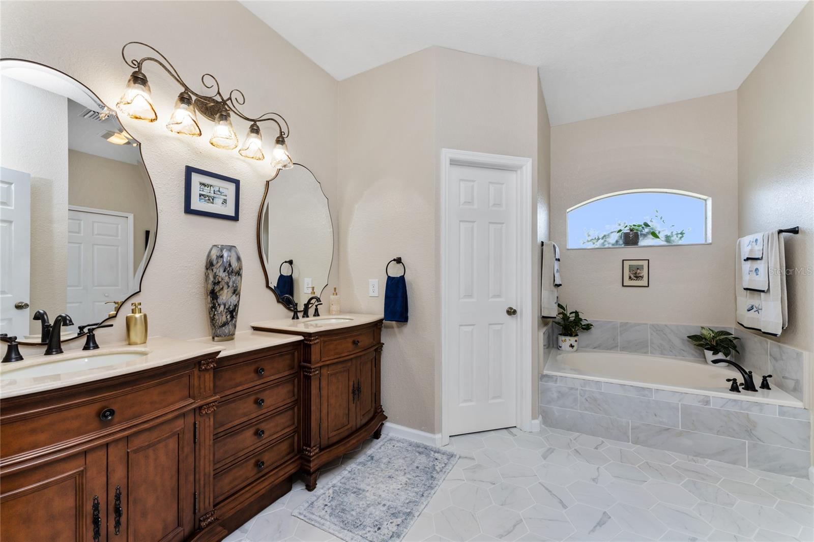 Image 32 of 61 For 15105 Aldama Circle
