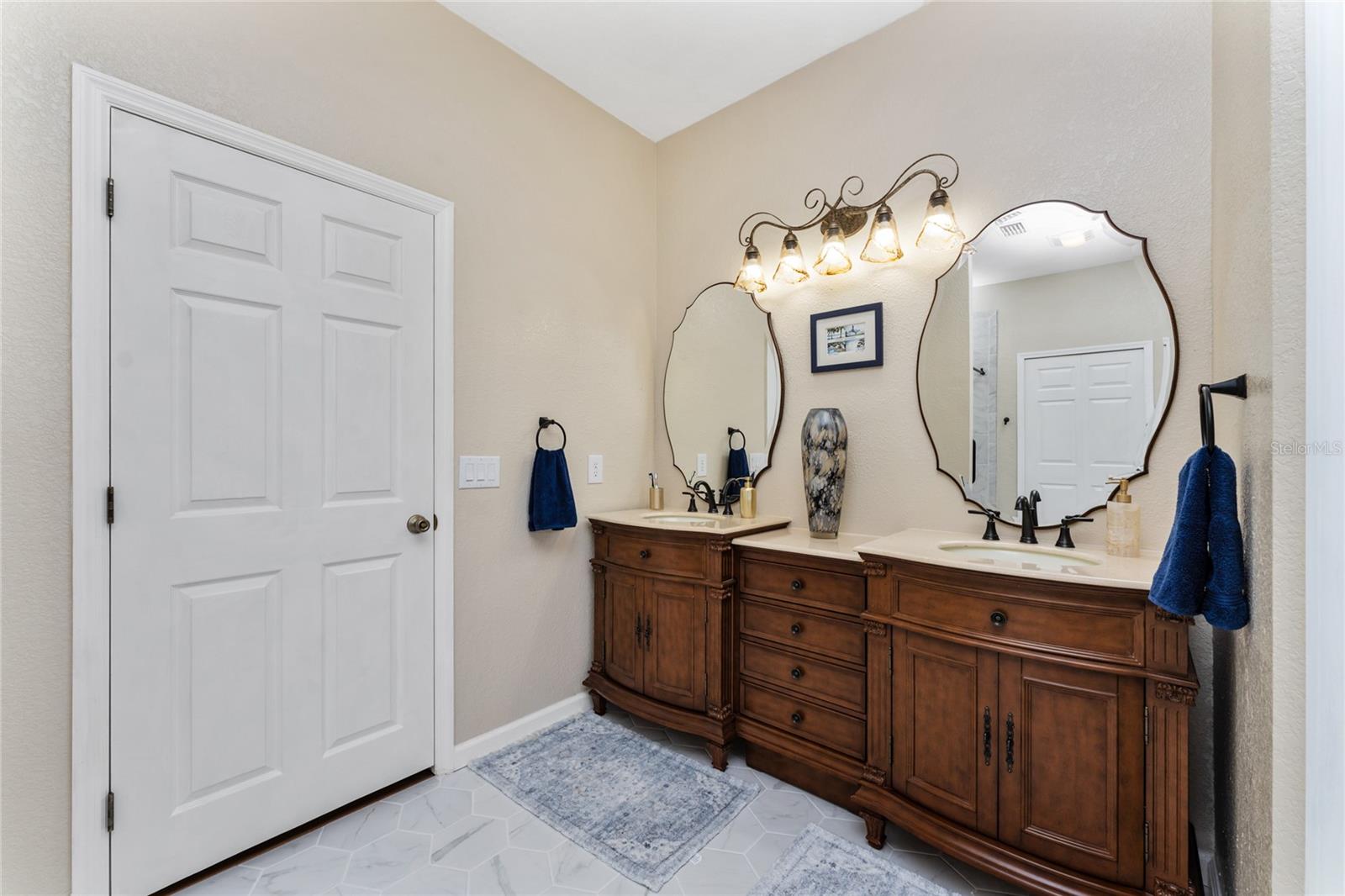 Image 33 of 61 For 15105 Aldama Circle
