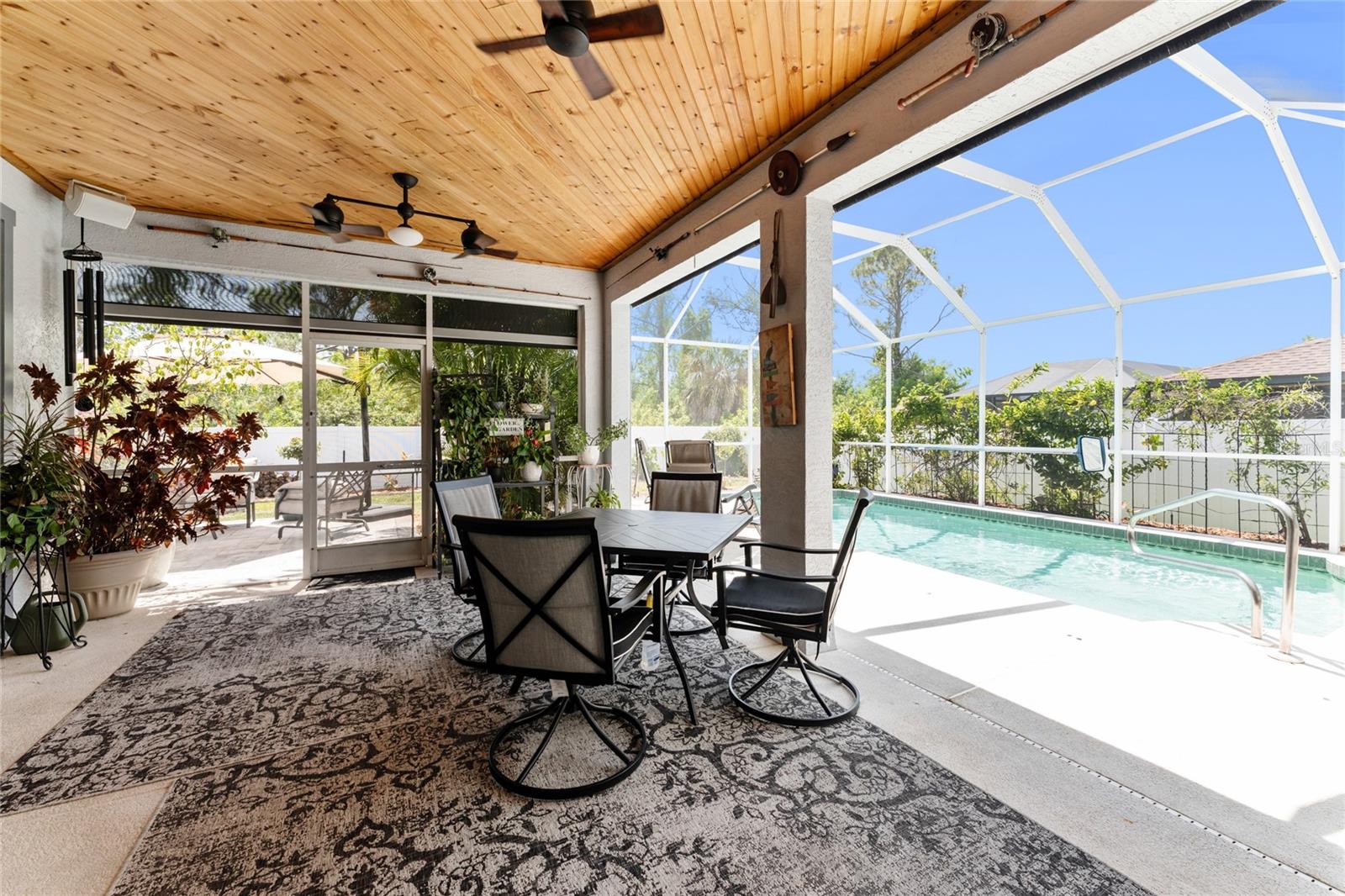 Image 41 of 61 For 15105 Aldama Circle