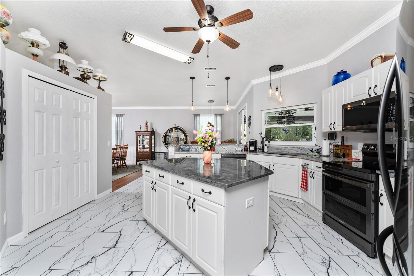 Image 9 of 61 For 15105 Aldama Circle