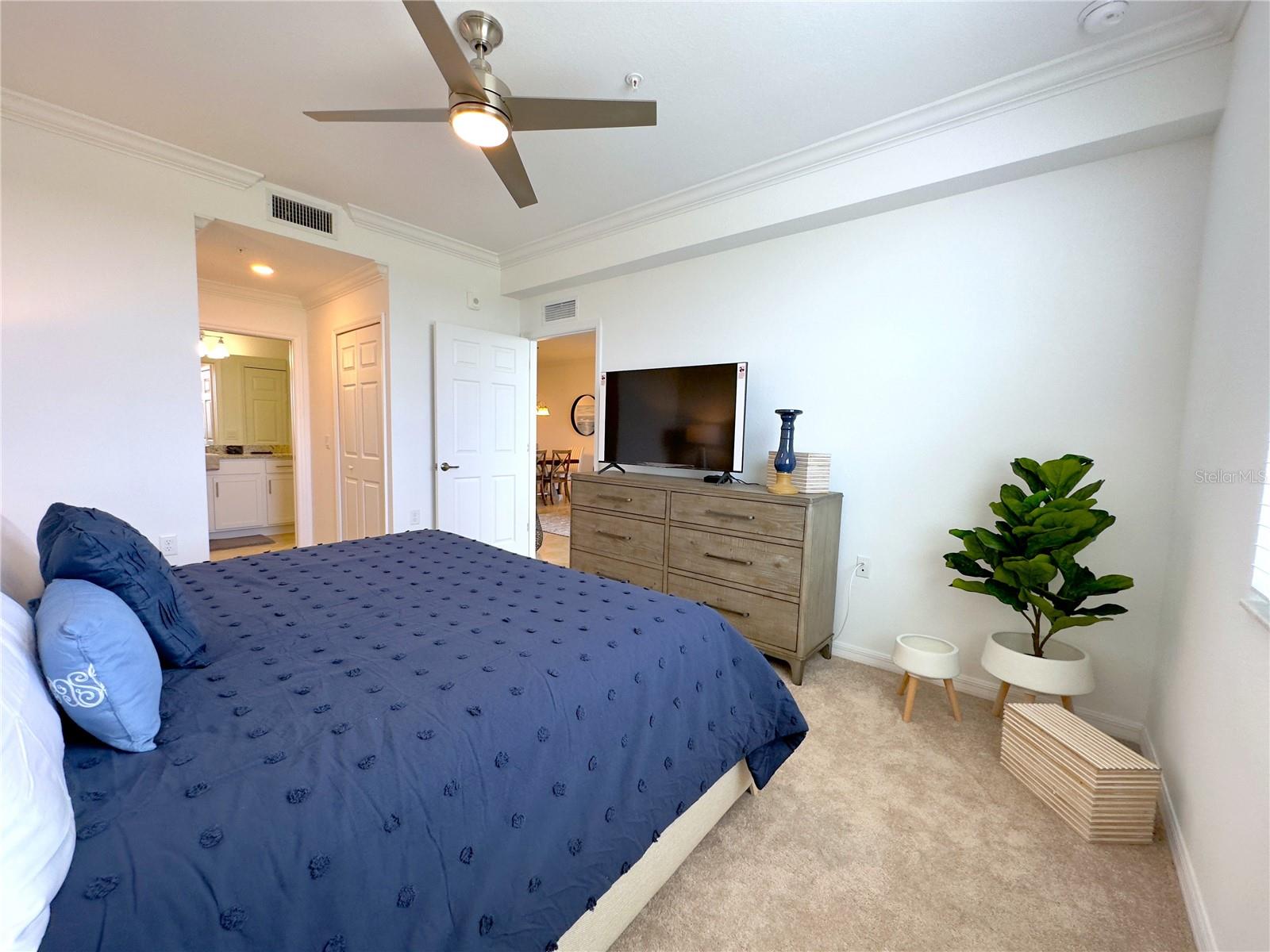 Listing photo id 10 for 14061 Heritage Landing Boulevard 434