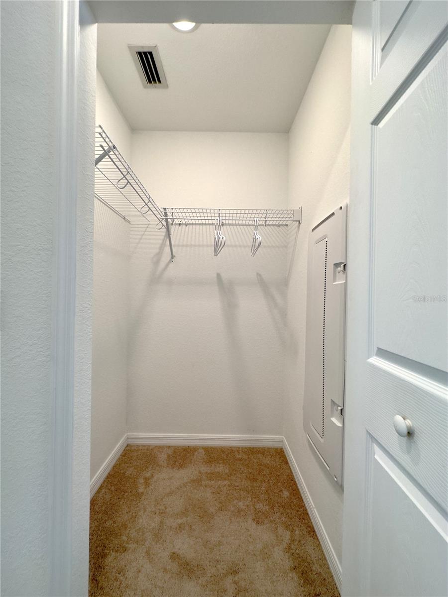 Listing photo id 11 for 14061 Heritage Landing Boulevard 434