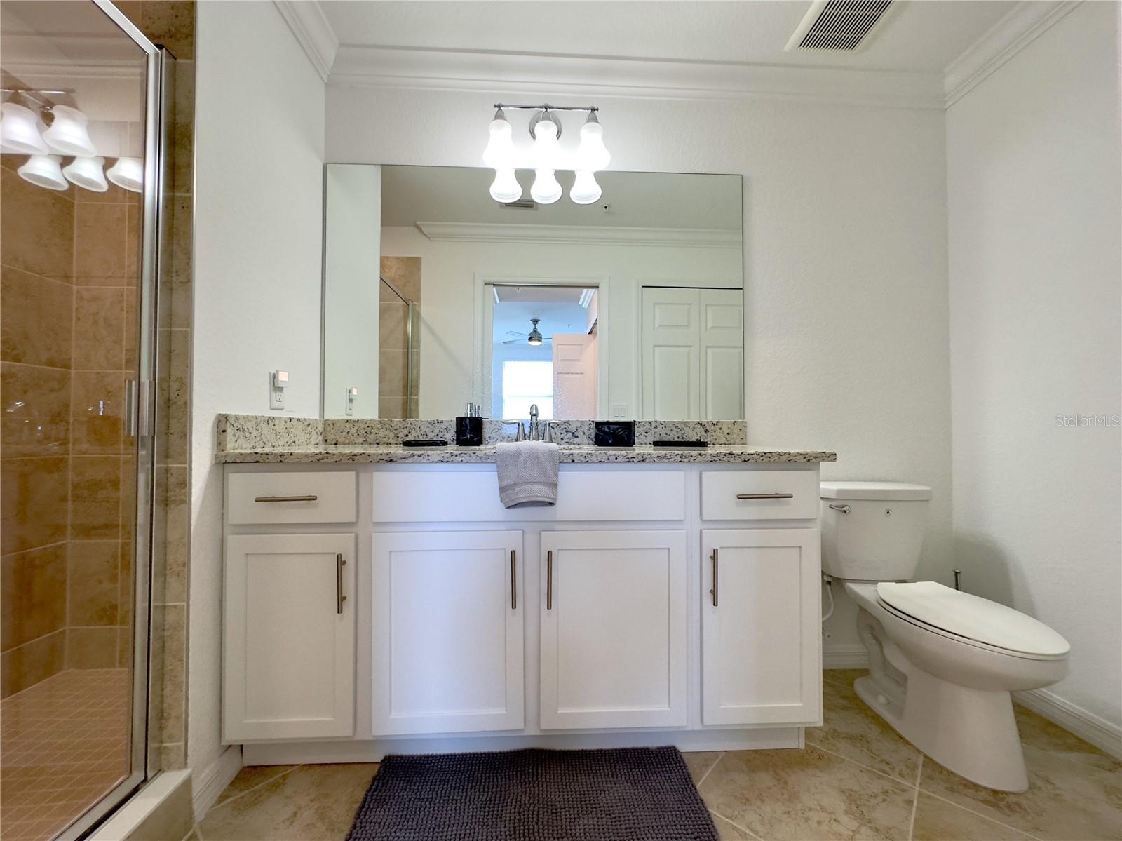 Listing photo id 12 for 14061 Heritage Landing Boulevard 434