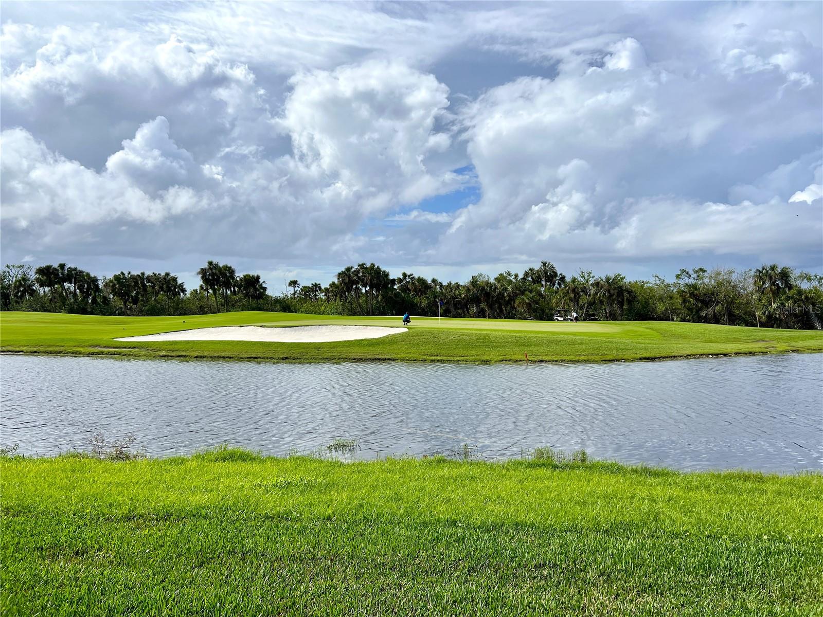 Listing photo id 1 for 14061 Heritage Landing Boulevard 434
