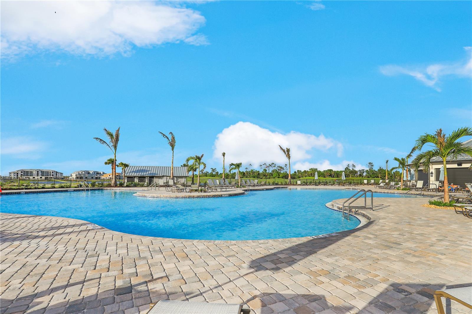 Listing photo id 31 for 14061 Heritage Landing Boulevard 434