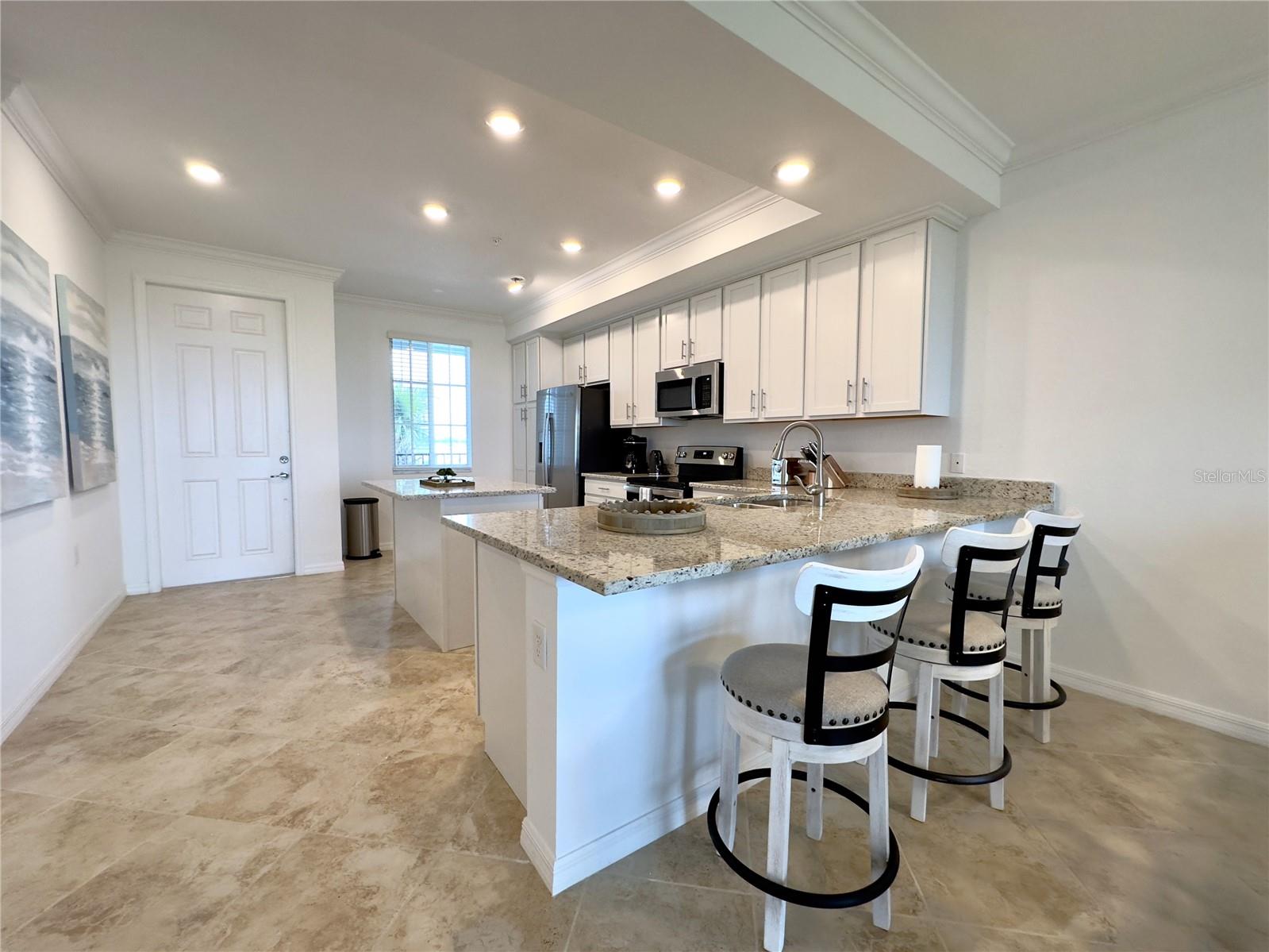 Listing photo id 4 for 14061 Heritage Landing Boulevard 434