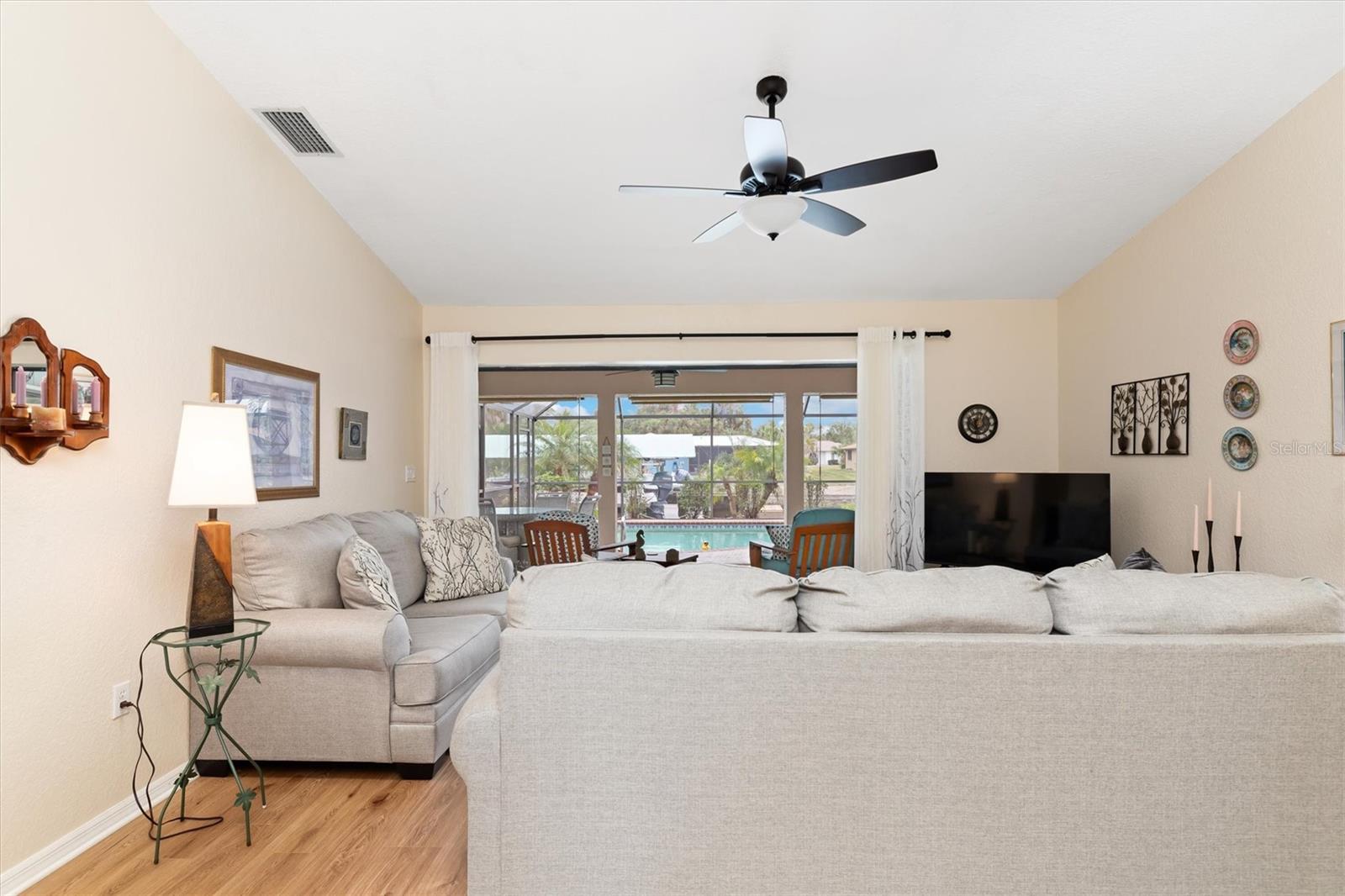 Image 15 of 67 For 18305 Wolbrette Circle