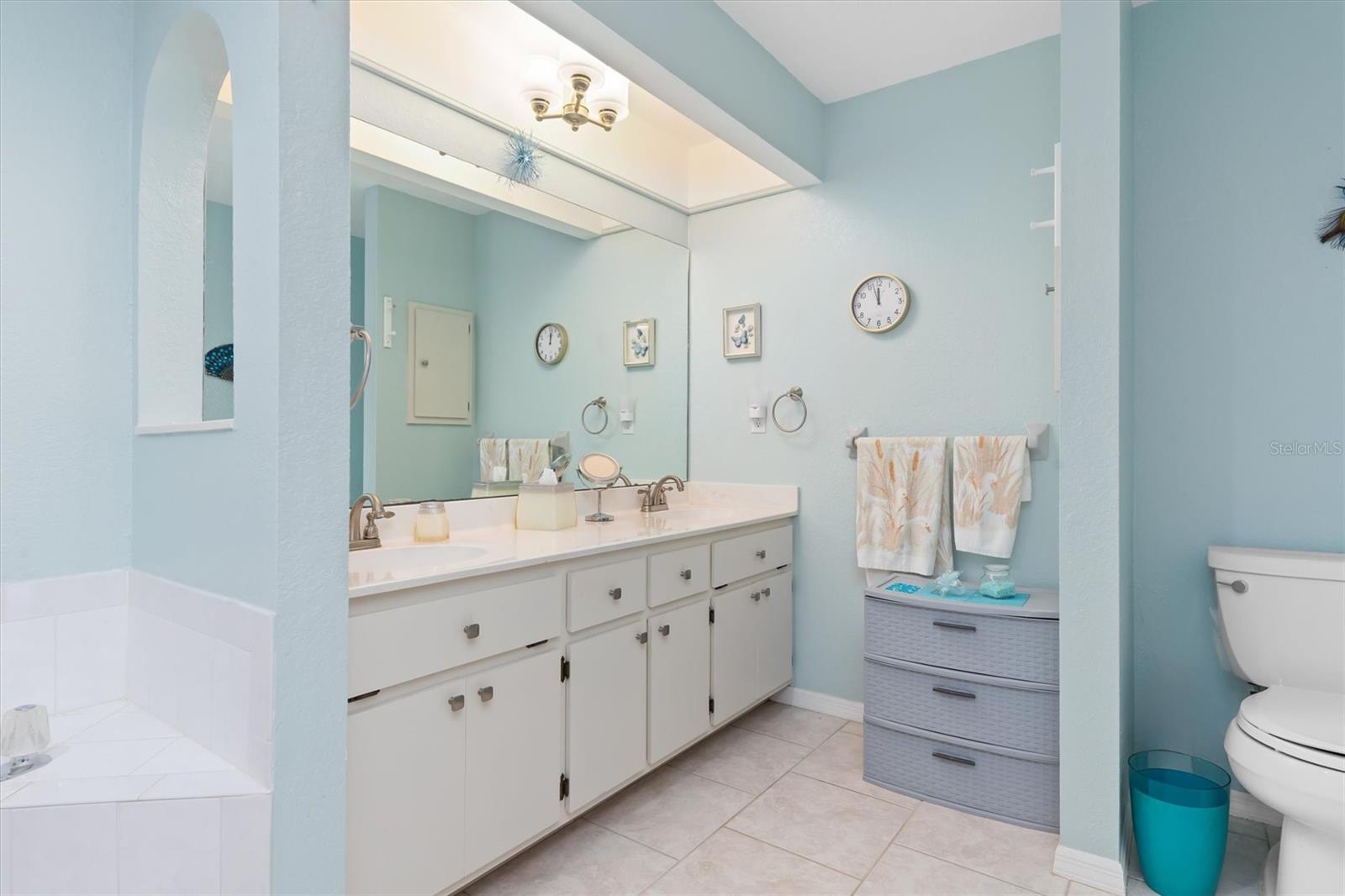 Image 32 of 67 For 18305 Wolbrette Circle