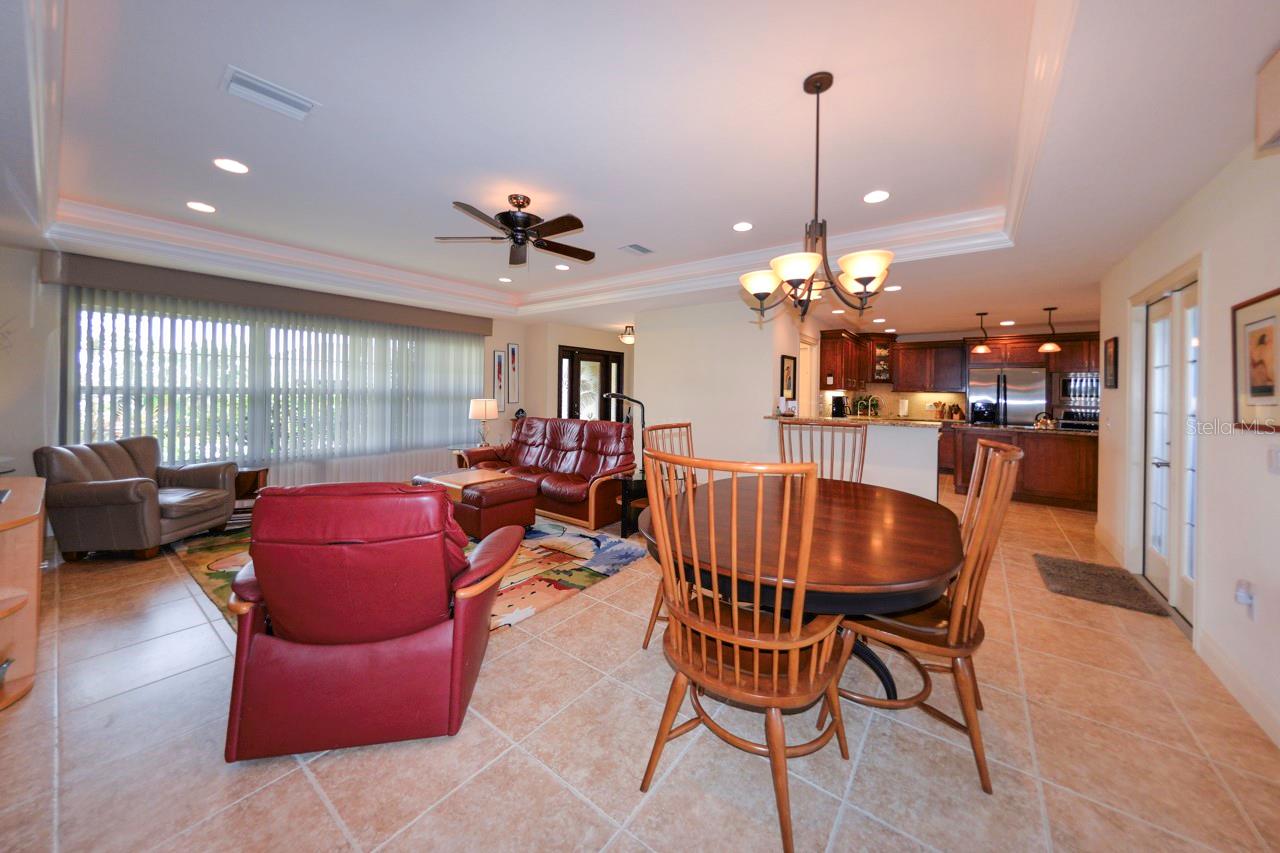 Image 14 of 79 For 805 Brenda Court