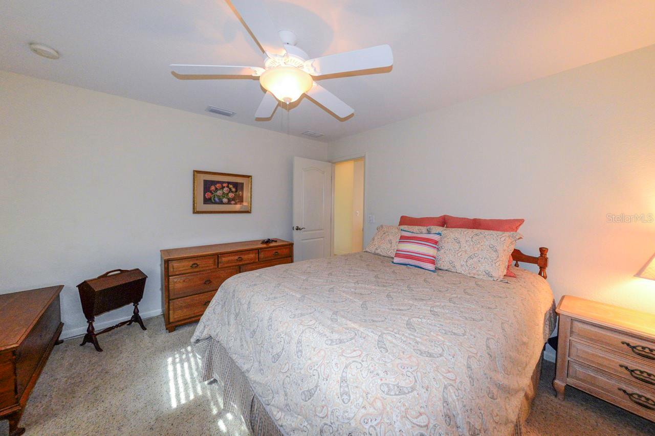 Image 25 of 79 For 805 Brenda Court