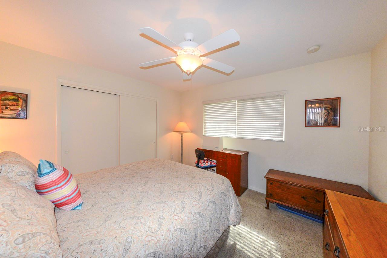 Image 27 of 79 For 805 Brenda Court