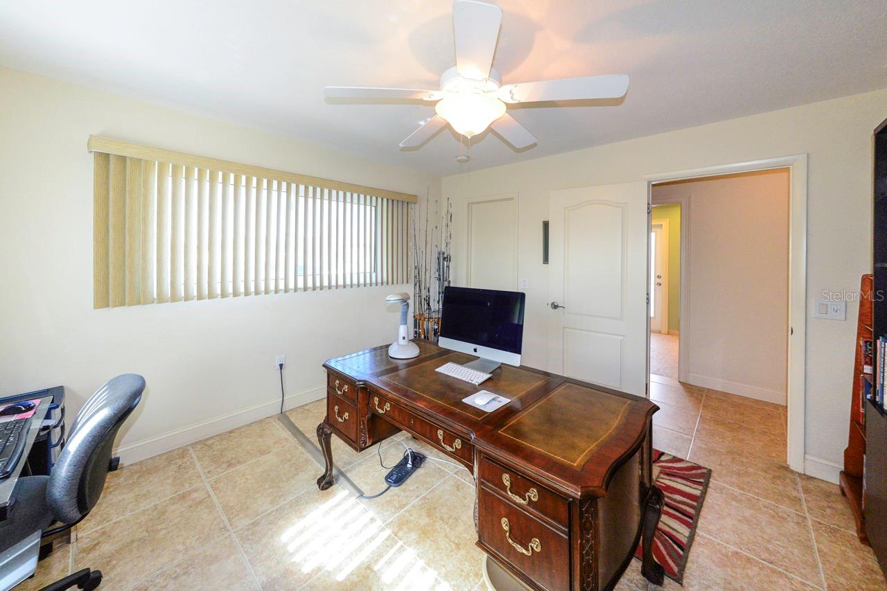 Image 32 of 79 For 805 Brenda Court