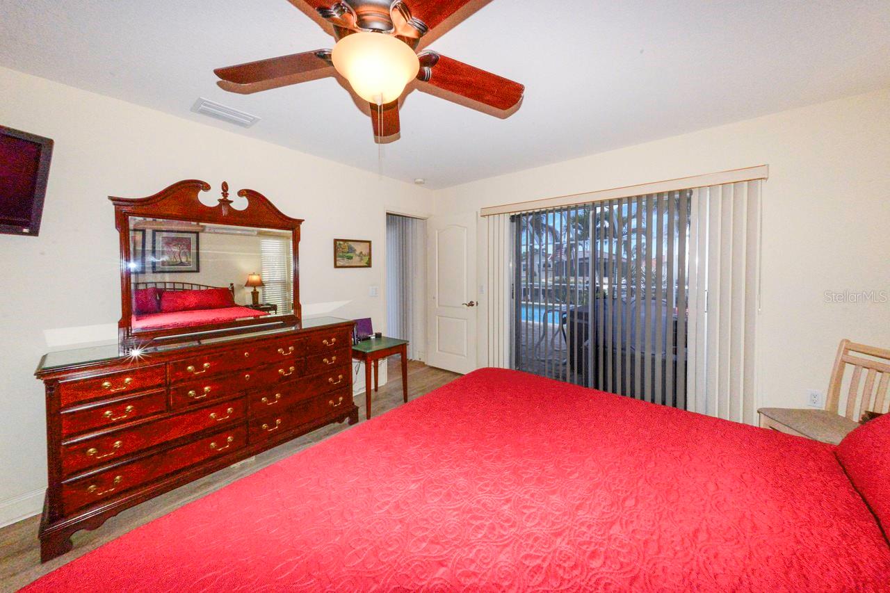 Image 39 of 79 For 805 Brenda Court