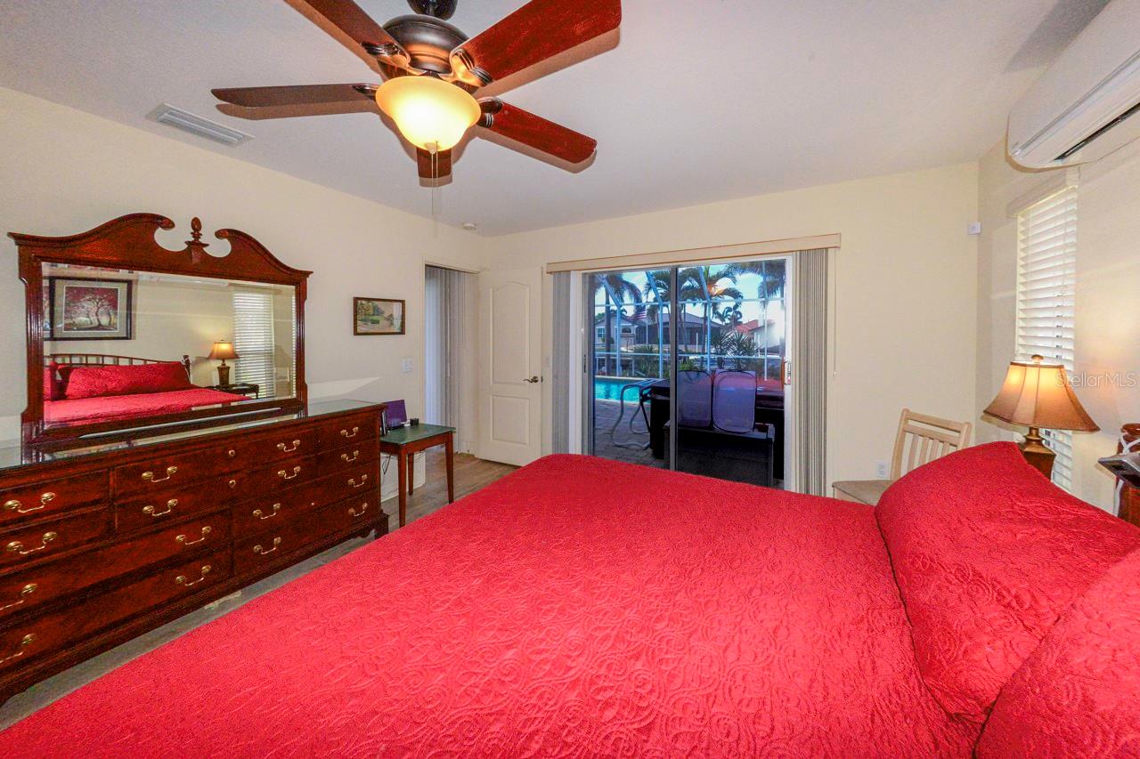 Image 43 of 79 For 805 Brenda Court
