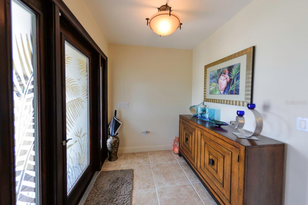 Image 7 of 79 For 805 Brenda Court