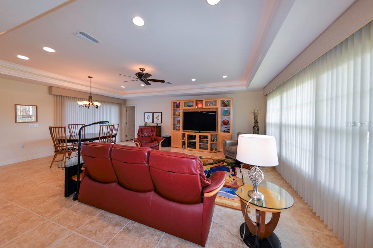 Image 8 of 79 For 805 Brenda Court