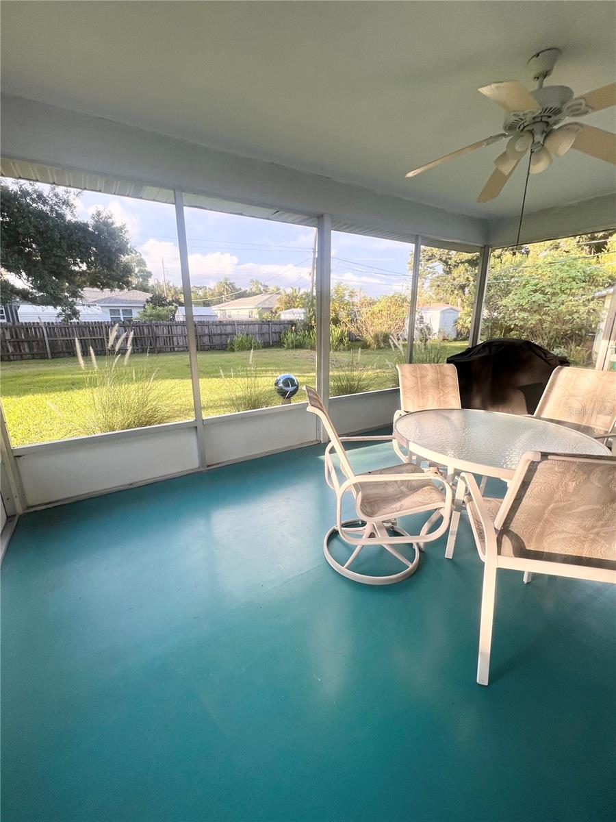 Image 13 of 13 For 20362 Emerald Avenue