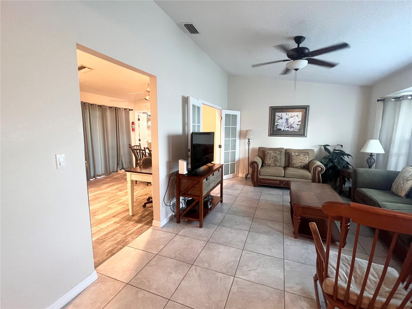 Image 4 of 13 For 20362 Emerald Avenue