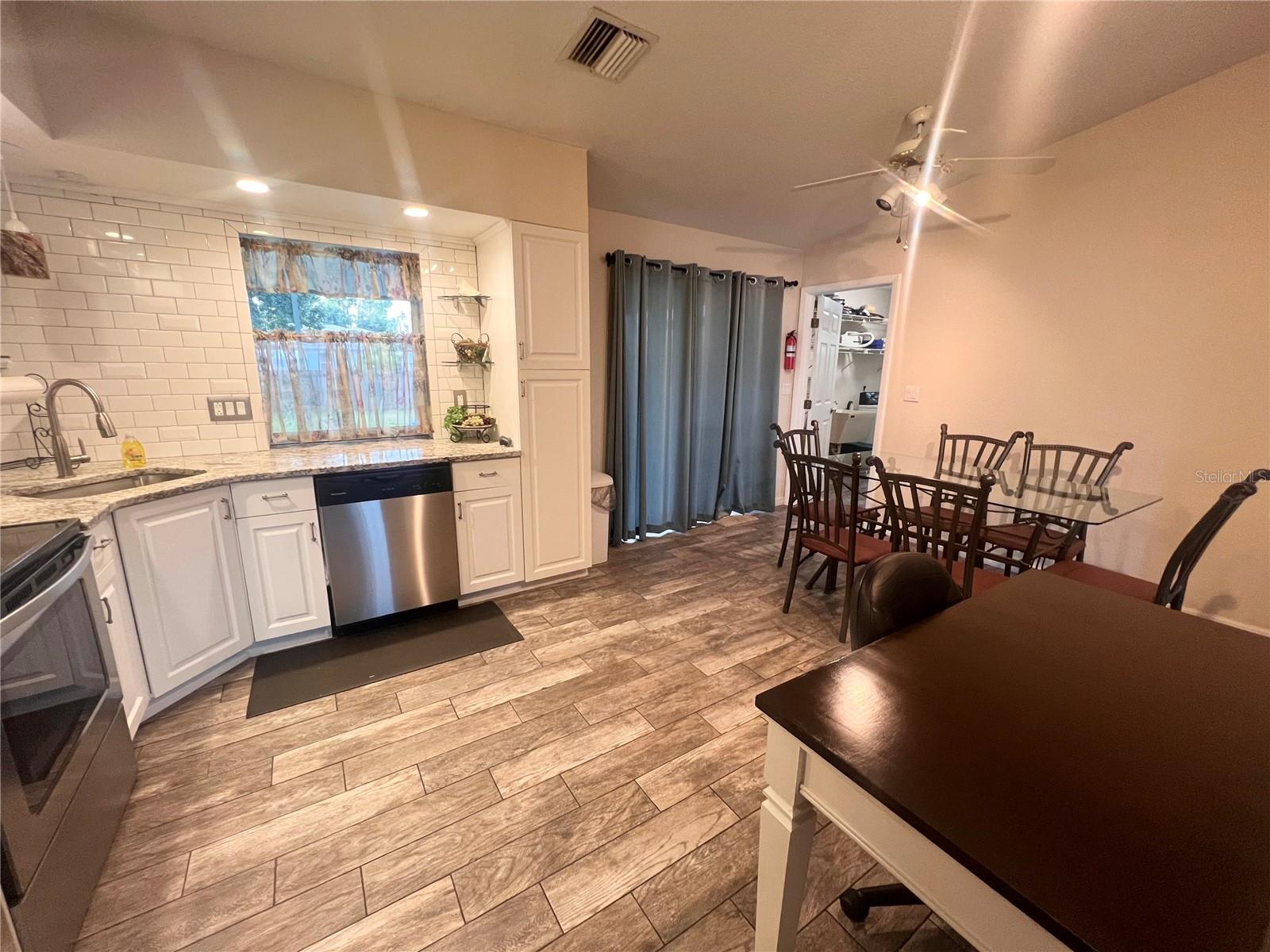 Image 6 of 13 For 20362 Emerald Avenue