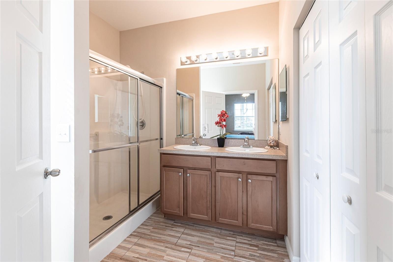 Image 18 of 47 For 24667 Rio Villa Lakes Circle