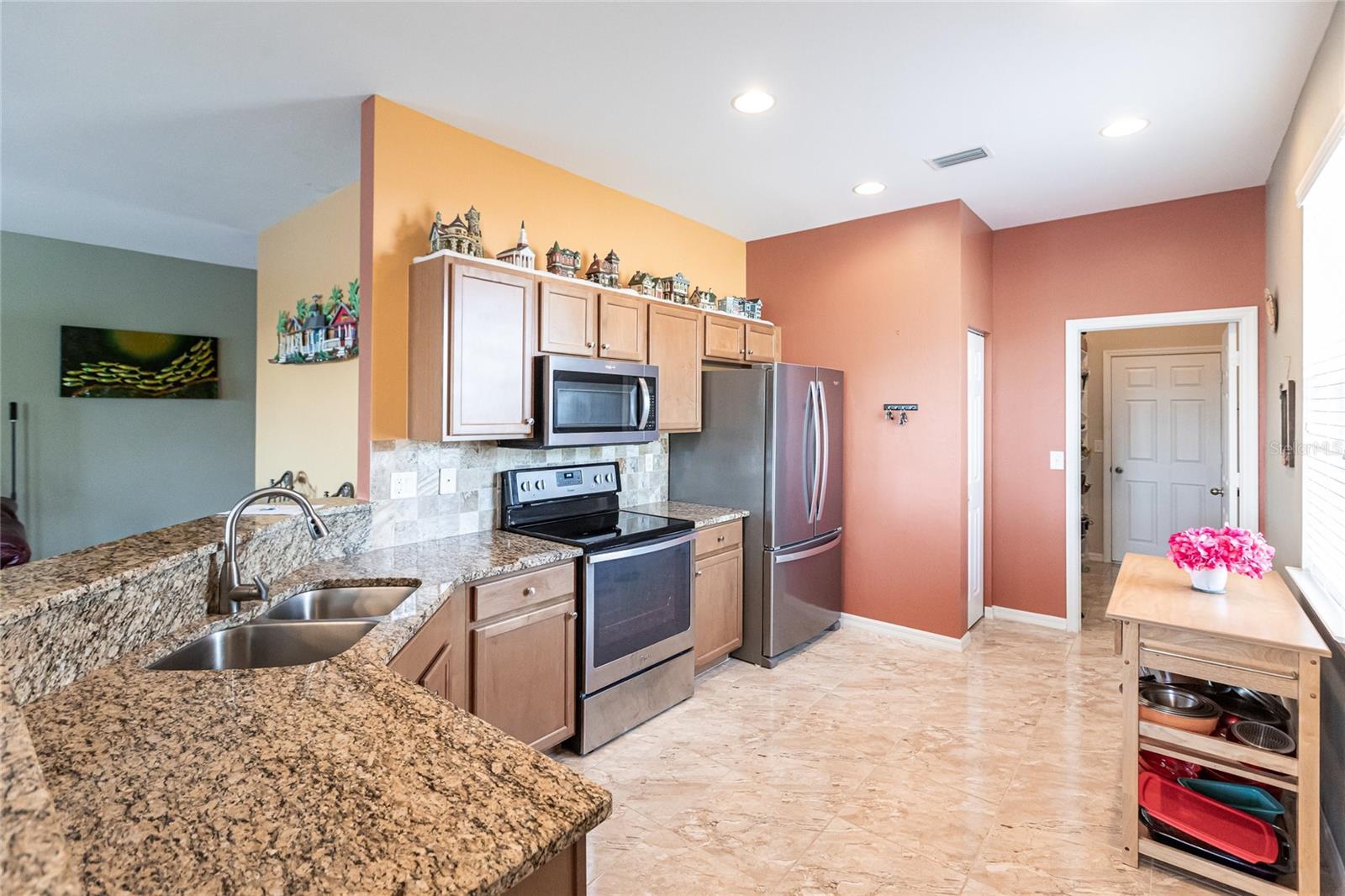 Image 7 of 47 For 24667 Rio Villa Lakes Circle