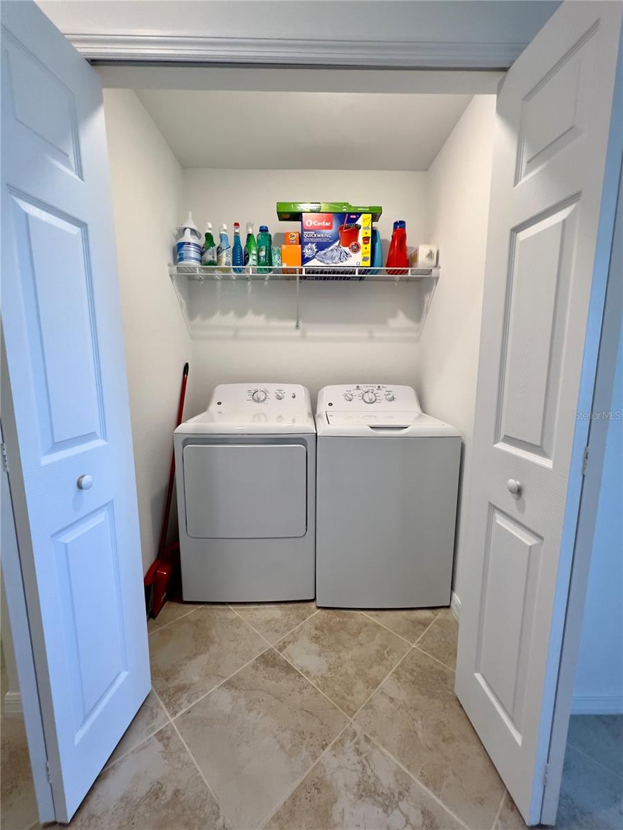 Image 12 of 47 For 14051 Heritage Landing Boulevard 537