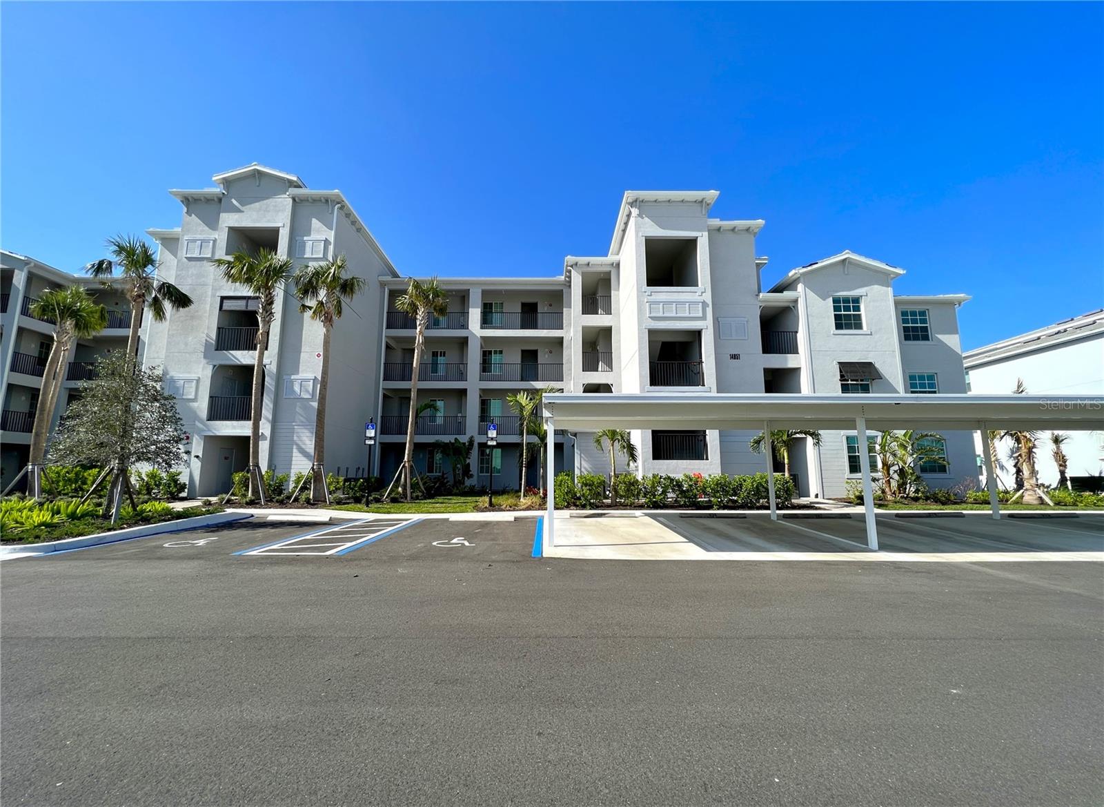 Image 22 of 47 For 14051 Heritage Landing Boulevard 537