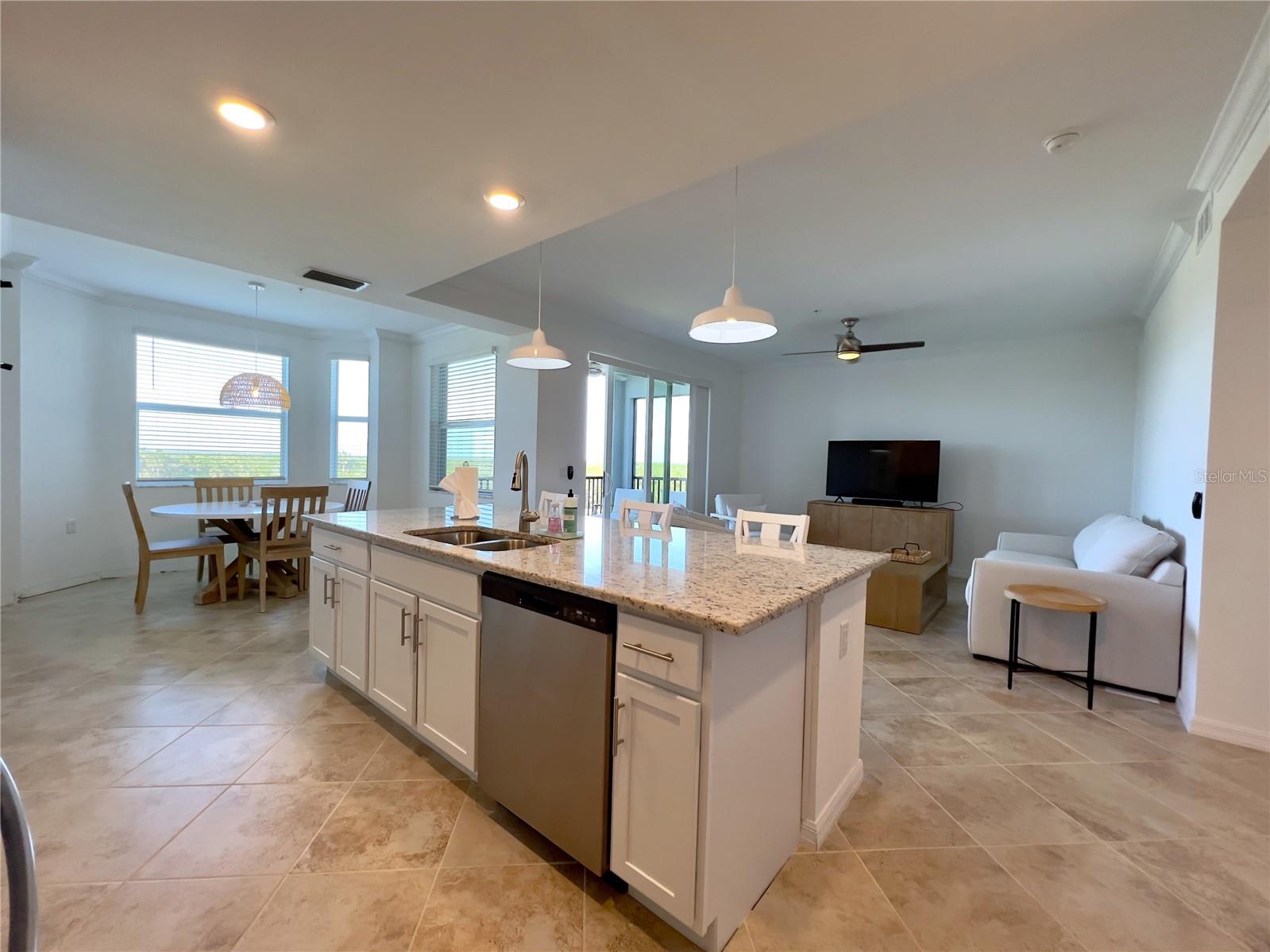 Image 5 of 47 For 14051 Heritage Landing Boulevard 537