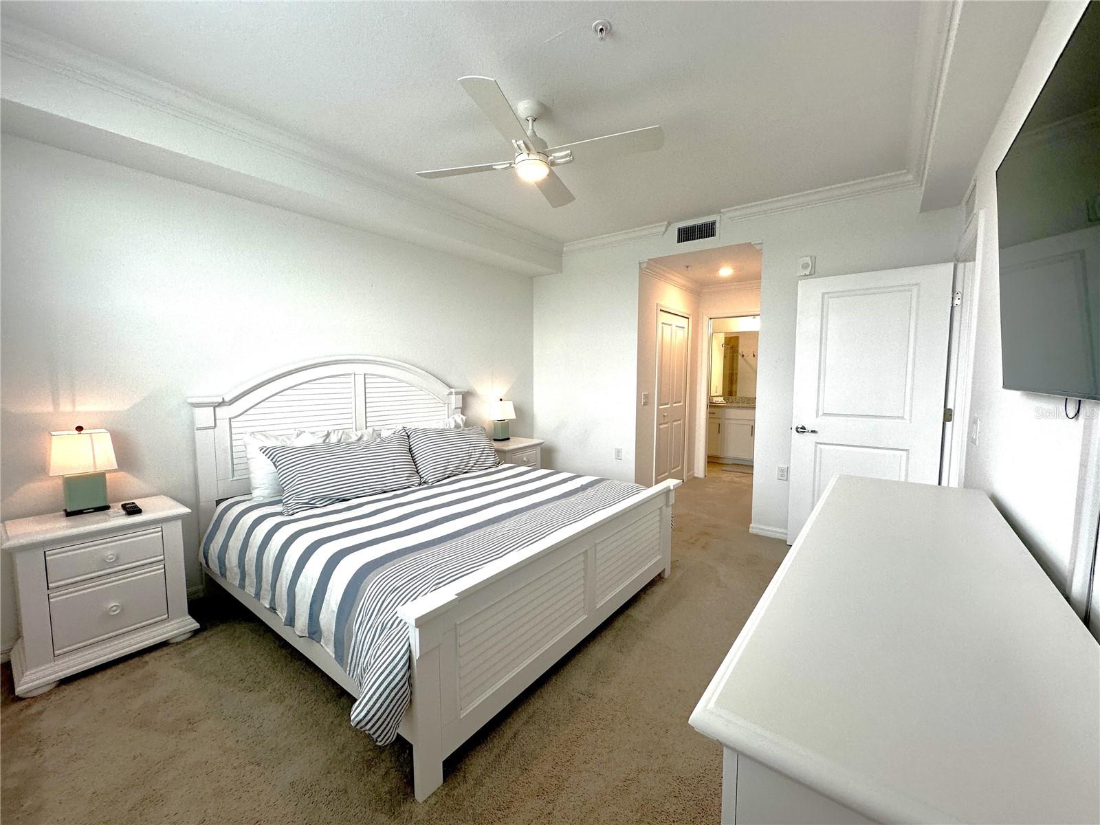 Image 7 of 35 For 14041 Heritage Landing Boulevard 634