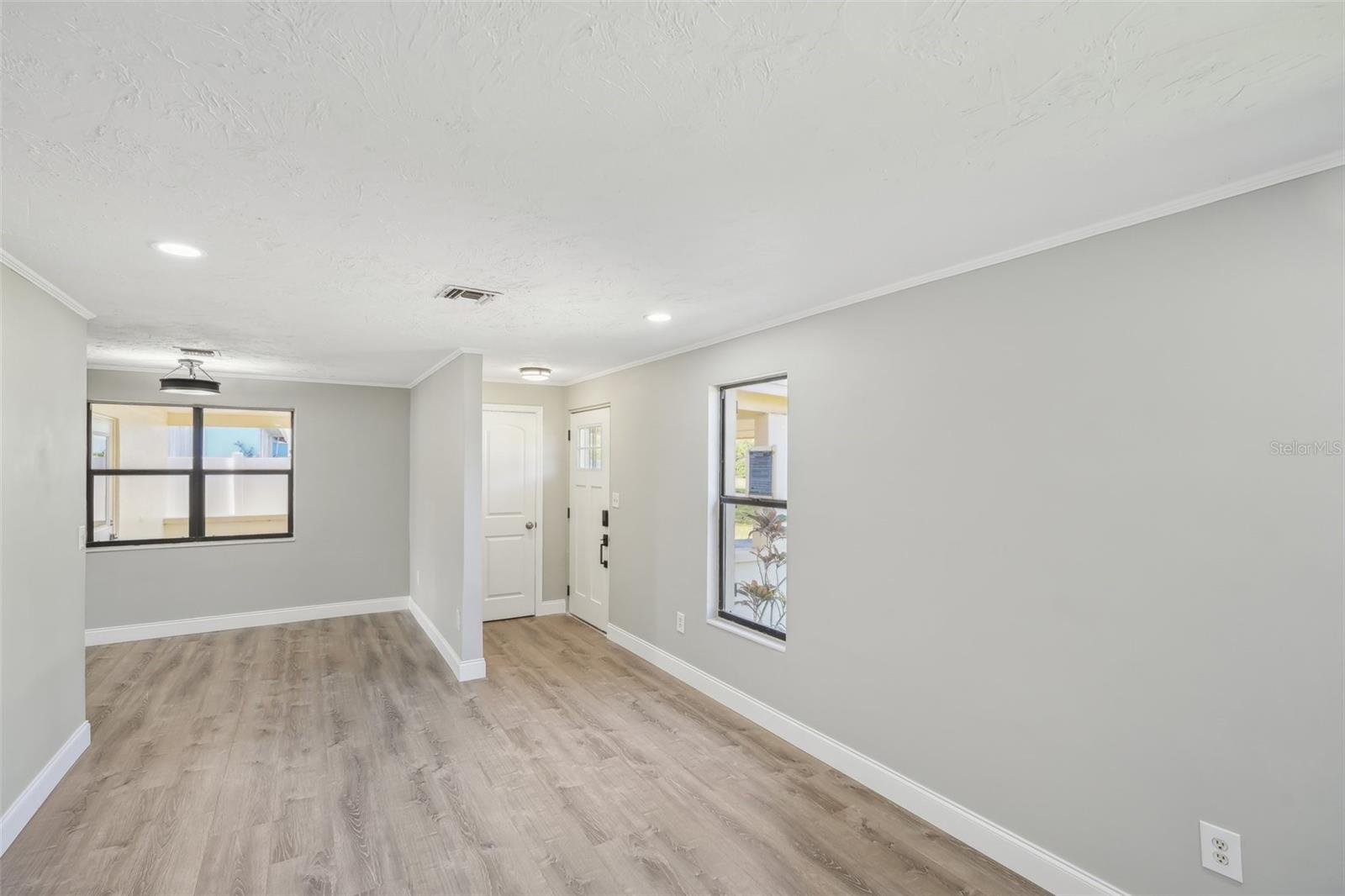 Image 5 of 28 For 1219 Ansin Street