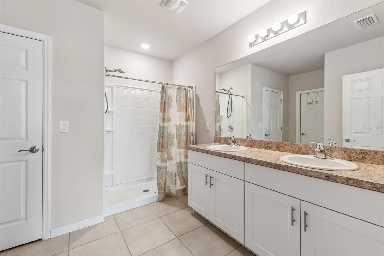 Image 38 of 66 For 3861 Cobblestone Lane