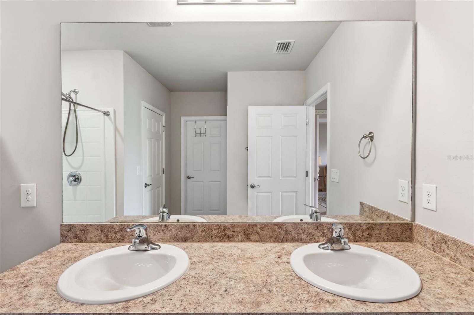 Image 39 of 66 For 3861 Cobblestone Lane
