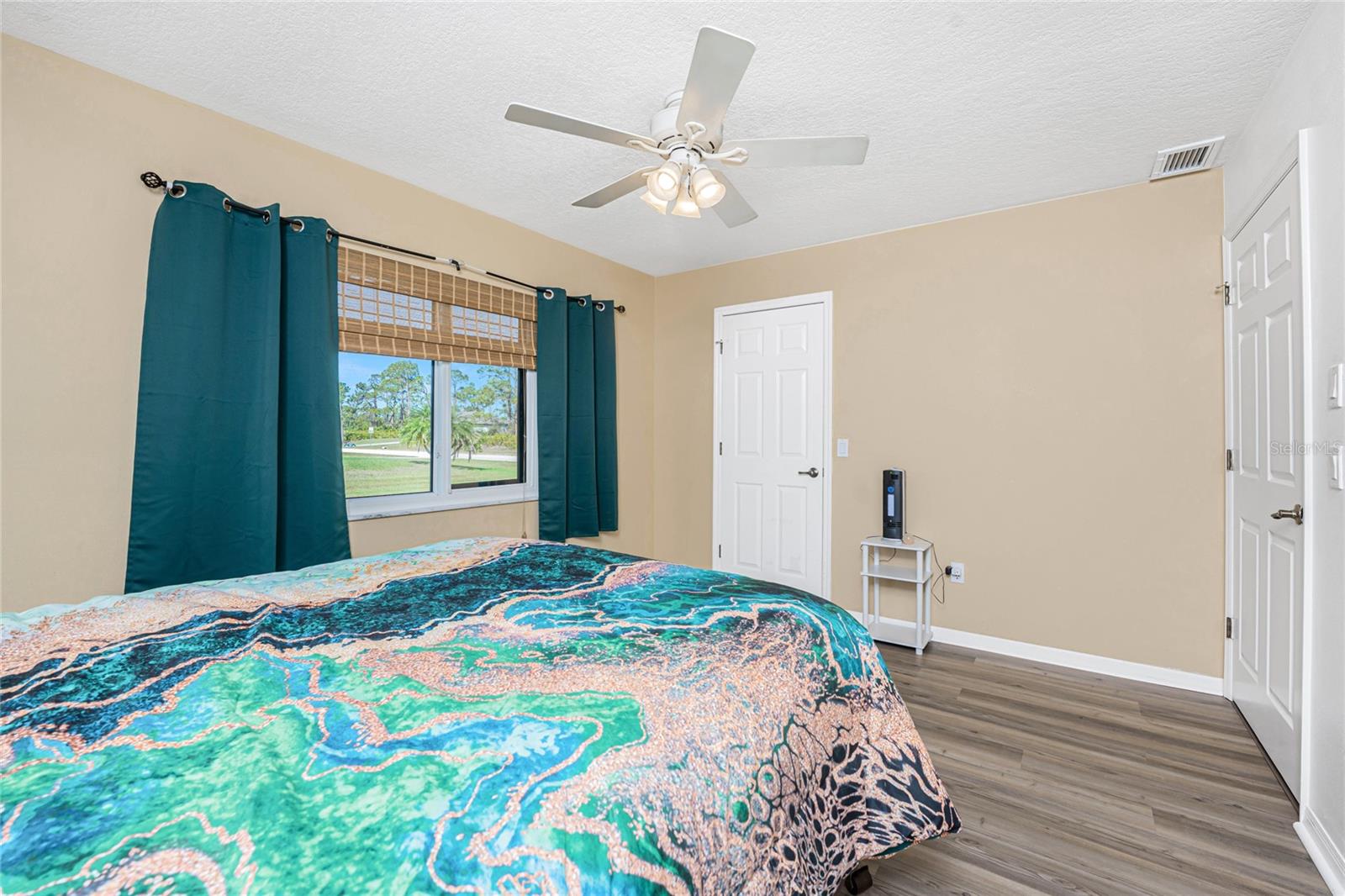 Image 9 of 21 For 5991 Gillot Boulevard
