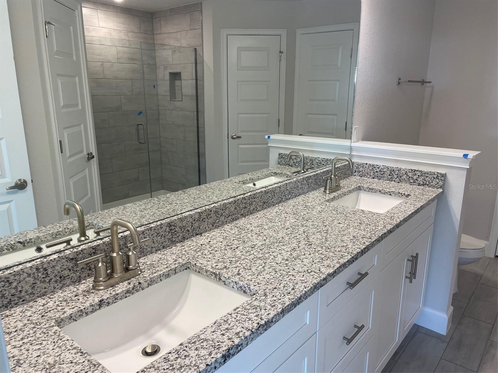 Image 4 of 9 For 17433 Edgewater Drive